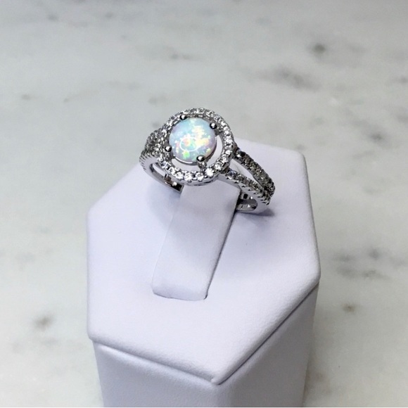 Sale $30 Firm! Sterling Silver White Opal Cz & Clear Cz Ring - Picture 4 of 17